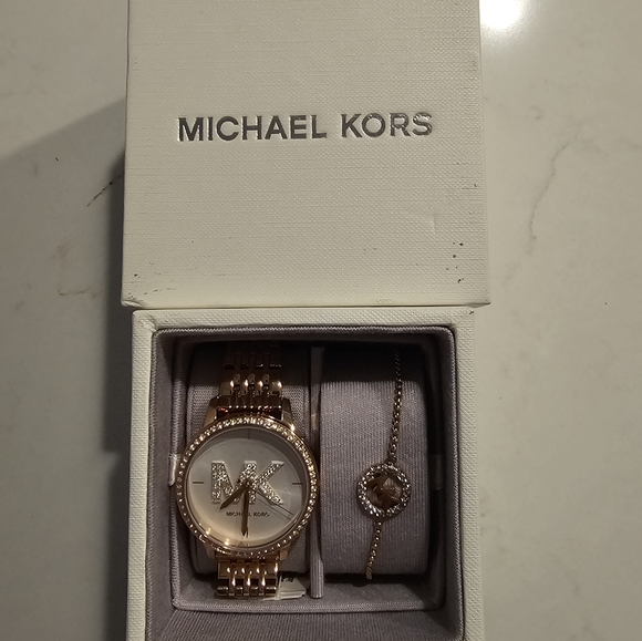 Womens Michael Kors Watch & Bracelet Set main image 8